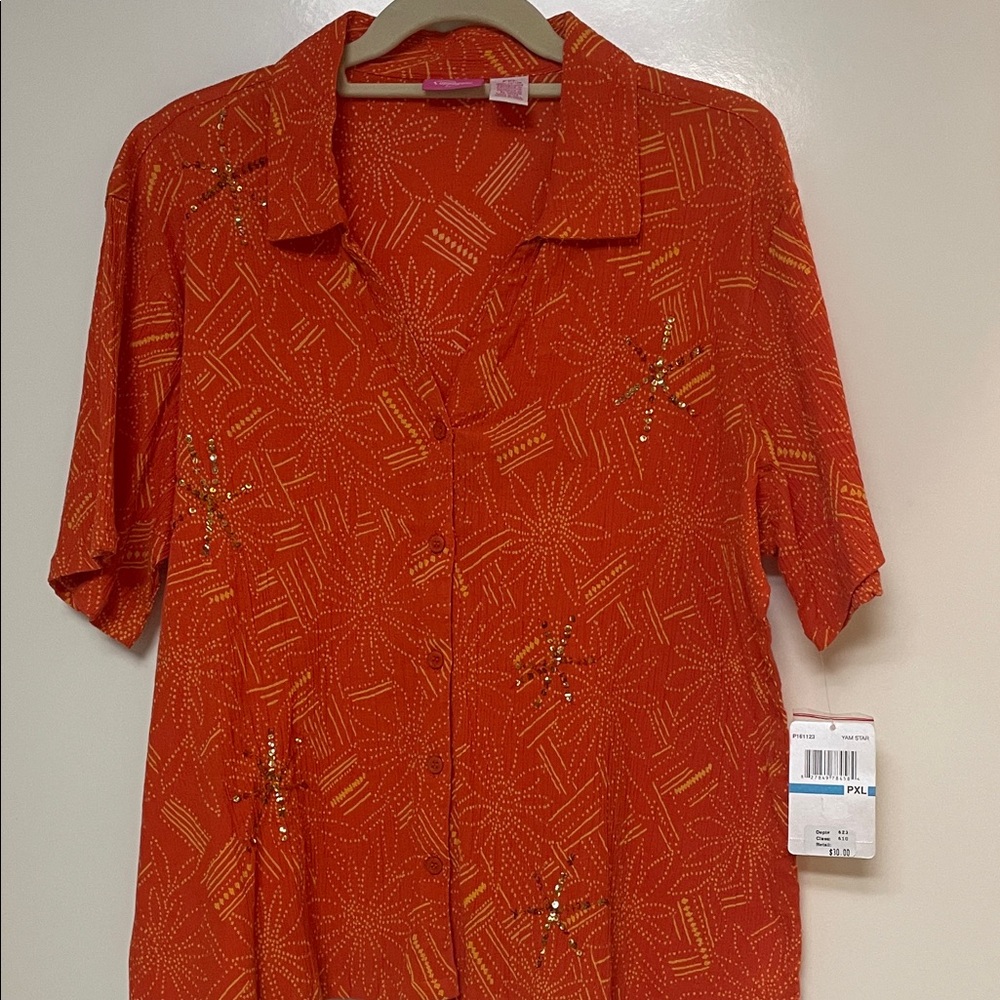 Pappagallo Yam Star Short Sleeve Patterned Women's Top. Star sequins in gold.